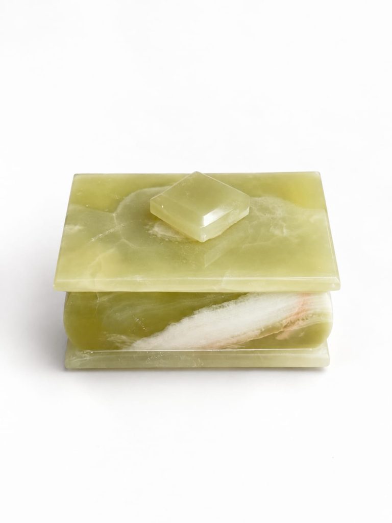 Onyx Jewellery box 4x3x2"
